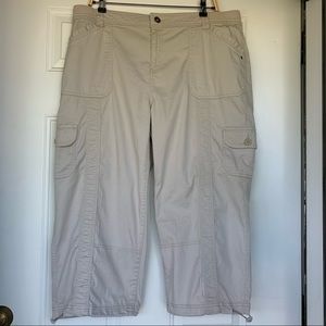 •Style & Co.• Khaki Cargo Capri Pants - Size 16W